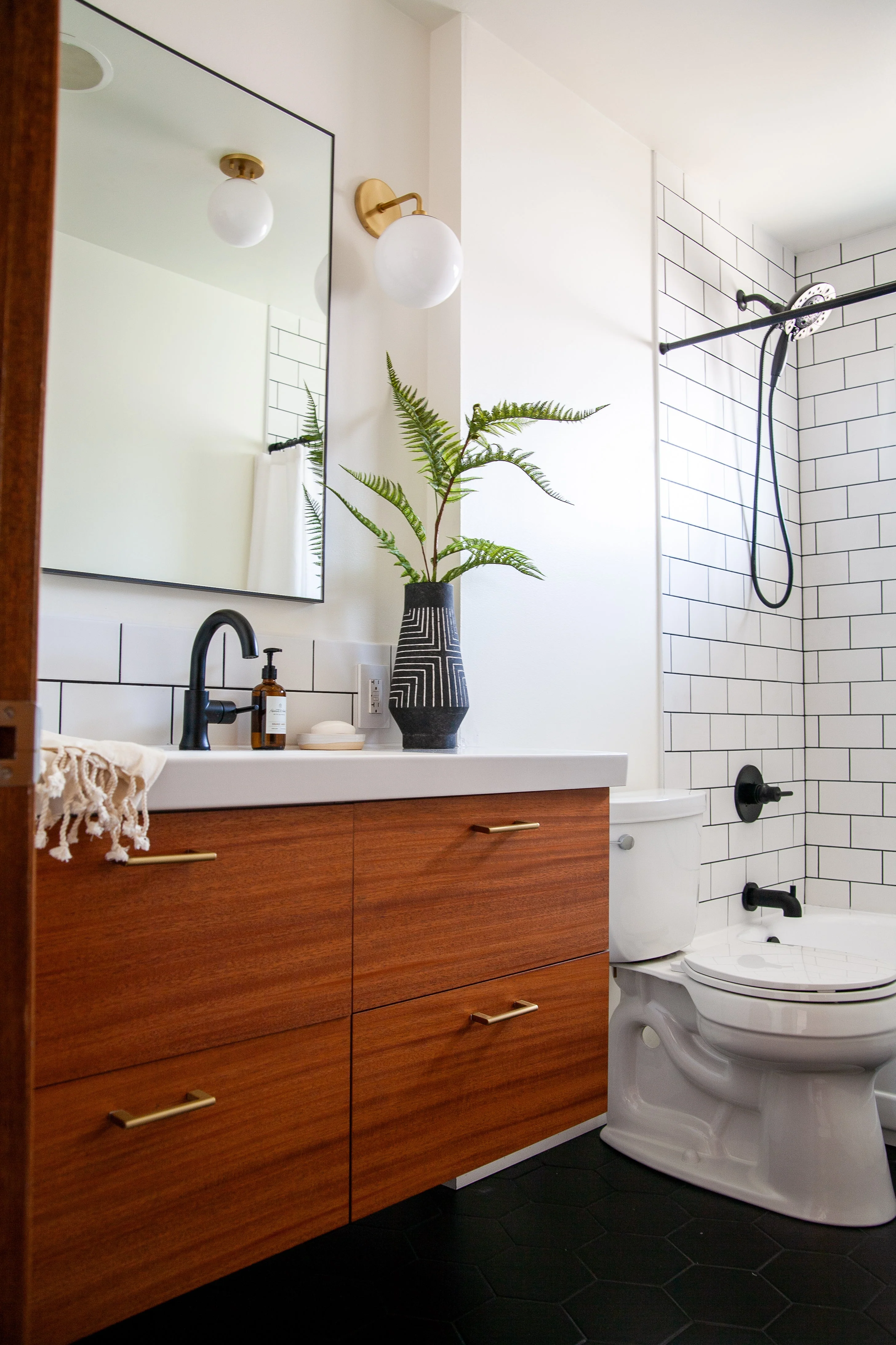 Stella Wall Sconce - Image 3